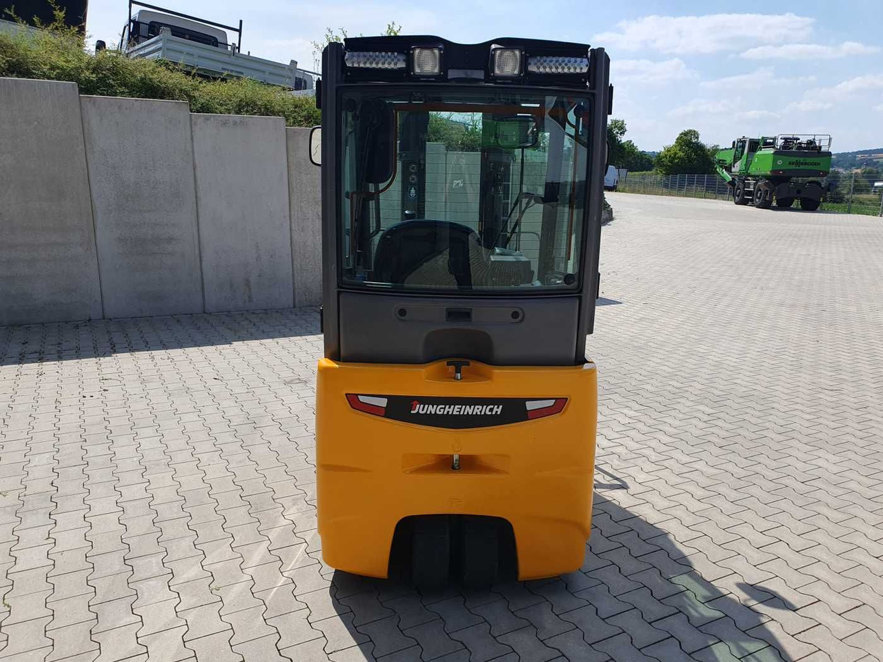 Jungheinrich EFG 215 / Triplex: 4.25m! / SS / 4.297h! - Електричен вилушкар: слика 4 Jungheinrich EFG 215 / Triplex: 4.25m! / SS / 4.297h! - Електричен вилушкар: слика 4