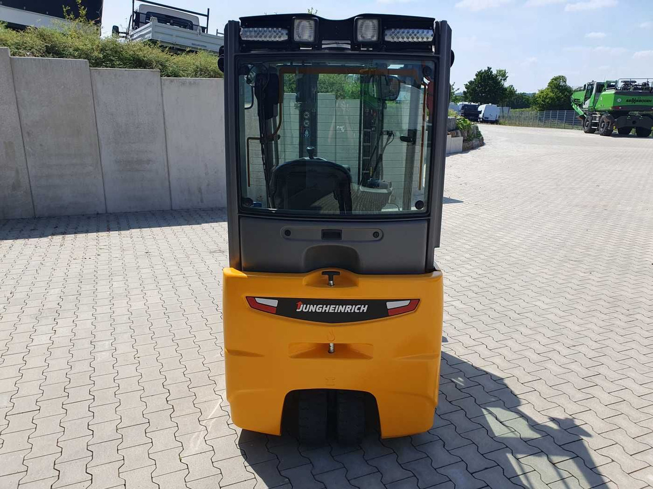 Jungheinrich EFG 215 / Triplex: 4.25m! / SS / nur 1.368h! - Електричен вилушкар: слика 5 Jungheinrich EFG 215 / Triplex: 4.25m! / SS / nur 1.368h! - Електричен вилушкар: слика 5