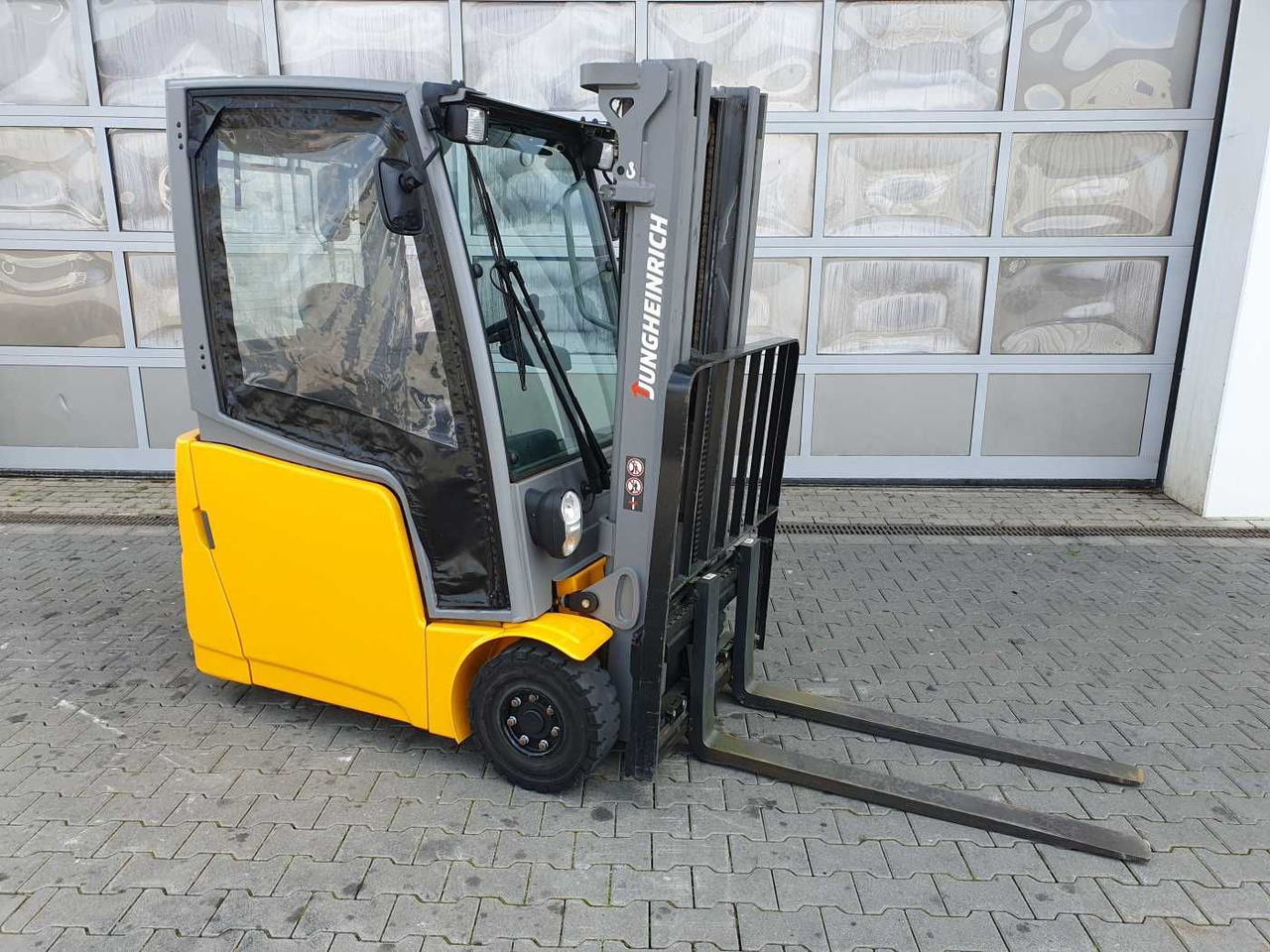 Jungheinrich EFG 215 / Triplex 4.25m / SS / nur 1.680h / 2021 - Електричен вилушкар: слика 2 Jungheinrich EFG 215 / Triplex 4.25m / SS / nur 1.680h / 2021 - Електричен вилушкар: слика 2