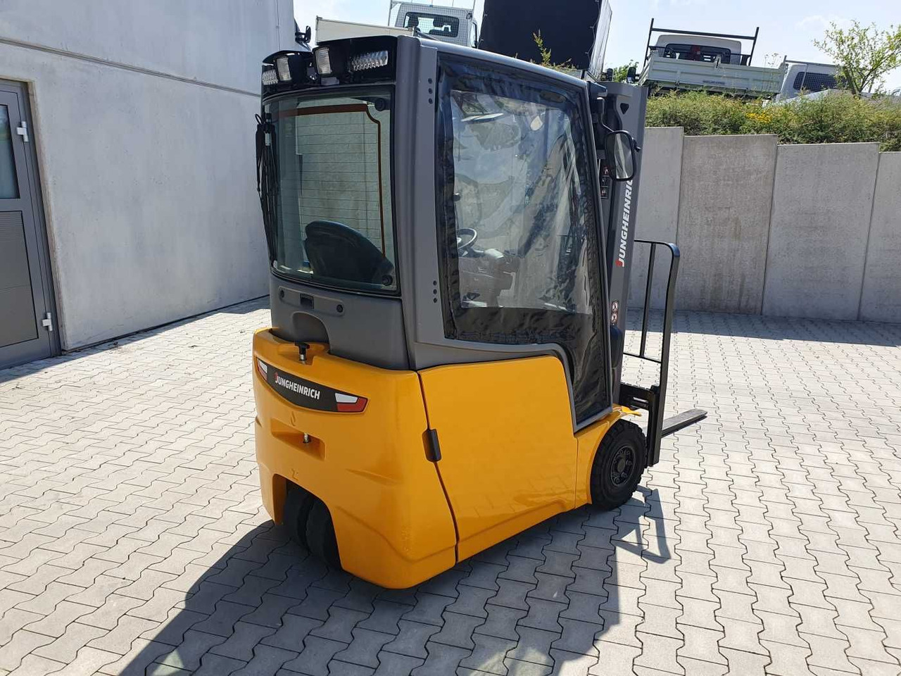 Jungheinrich EFG 215 / Triplex 4.25m / SS / nur 1.680h / 2021 - Електричен вилушкар: слика 3 Jungheinrich EFG 215 / Triplex 4.25m / SS / nur 1.680h / 2021 - Електричен вилушкар: слика 3