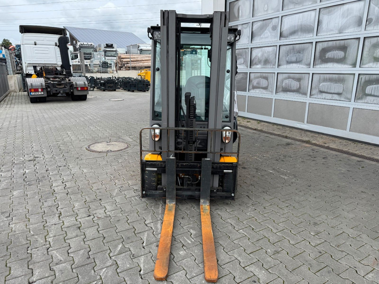 Jungheinrich EFG 215 / Triplex: 4.25m! / SS / nur 3.298h! - Електричен вилушкар: слика 4 Jungheinrich EFG 215 / Triplex: 4.25m! / SS / nur 3.298h! - Електричен вилушкар: слика 4