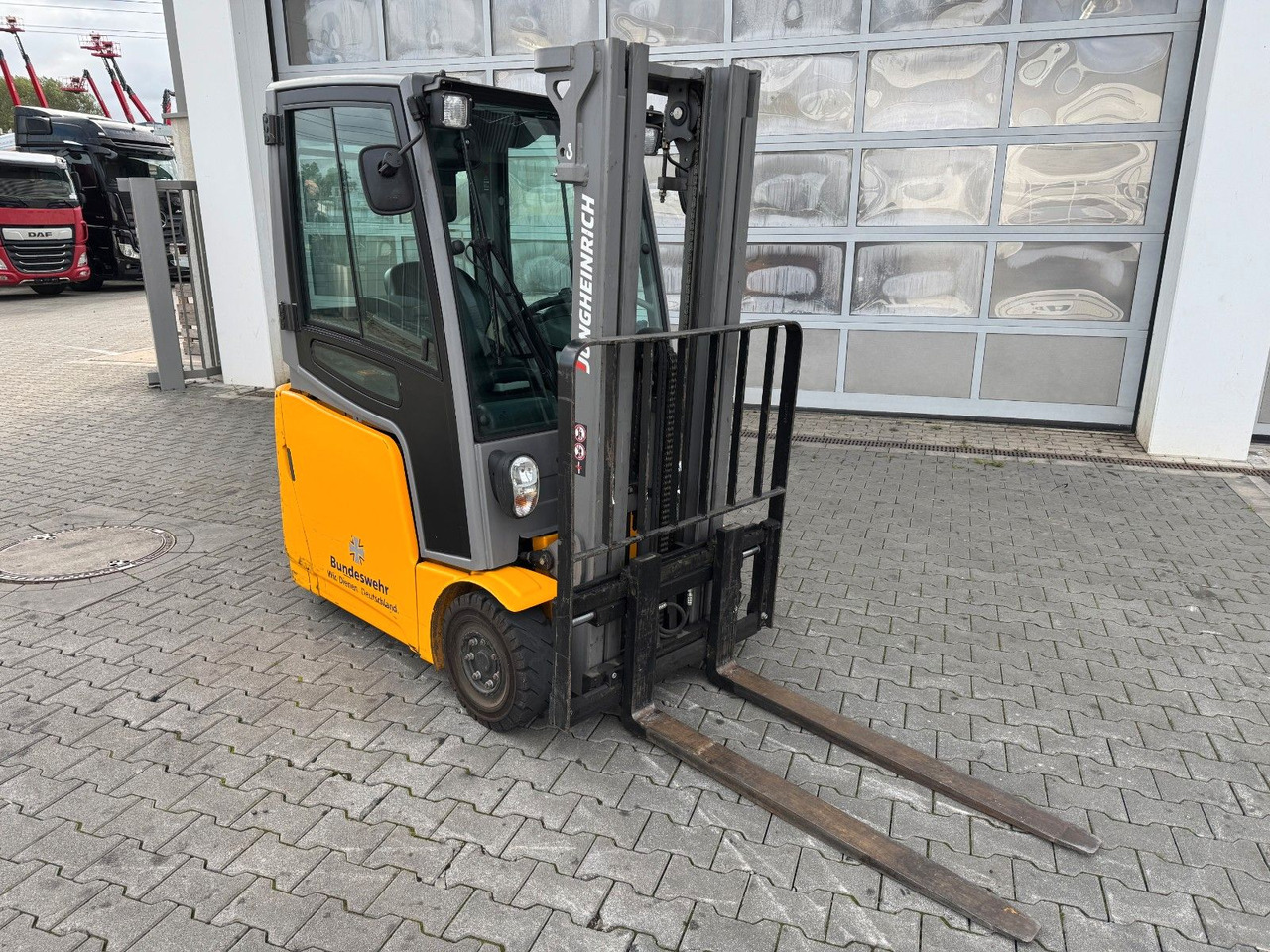 Jungheinrich EFG 215 / Triplex: 4.25m! / SS / nur 716h! - Електричен вилушкар: слика 3 Jungheinrich EFG 215 / Triplex: 4.25m! / SS / nur 716h! - Електричен вилушкар: слика 3