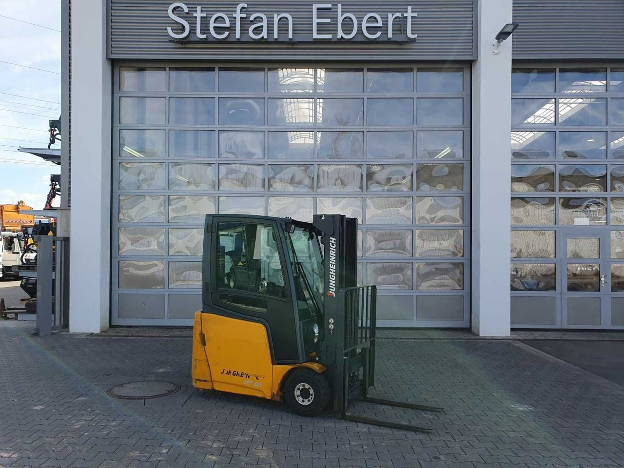 Jungheinrich EFG 215 / Triplex: 4.35m! / SS / nur 2.054h! - Електричен вилушкар: слика 1 Jungheinrich EFG 215 / Triplex: 4.35m! / SS / nur 2.054h! - Електричен вилушкар: слика 1