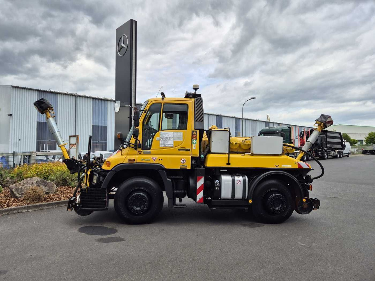 Unimog U400 4x4 Zweiwege ZAGRO 800t/52 Achsen Funk - Камион: слика 4 Unimog U400 4x4 Zweiwege ZAGRO 800t/52 Achsen Funk - Камион: слика 4