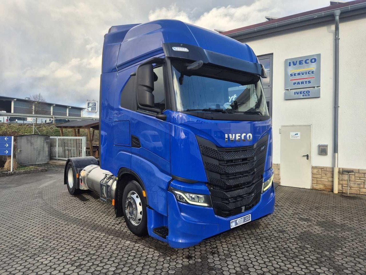 Iveco S-Way 460 NP LNG ACC Intarder Navi - Камион влекач: слика 1 Iveco S-Way 460 NP LNG ACC Intarder Navi - Камион влекач: слика 1