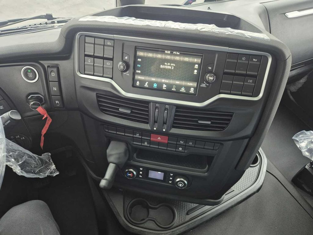 Нов Камион влекач Iveco X-Way AS440X57TZ/P ON+ 6x4 Intarder 2xBett: слика 12