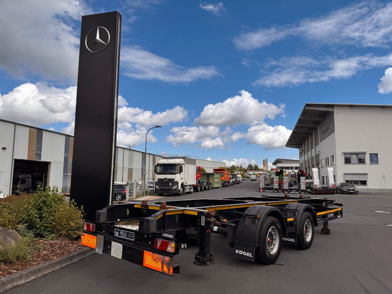 Kögel ZW 18 Lafette SAF Achsen 15.910kg Nutzlast - Транспортер на контејнер/ Приколка со променливо тело: слика 1 Kögel ZW 18 Lafette SAF Achsen 15.910kg Nutzlast - Транспортер на контејнер/ Приколка со променливо тело: слика 1
