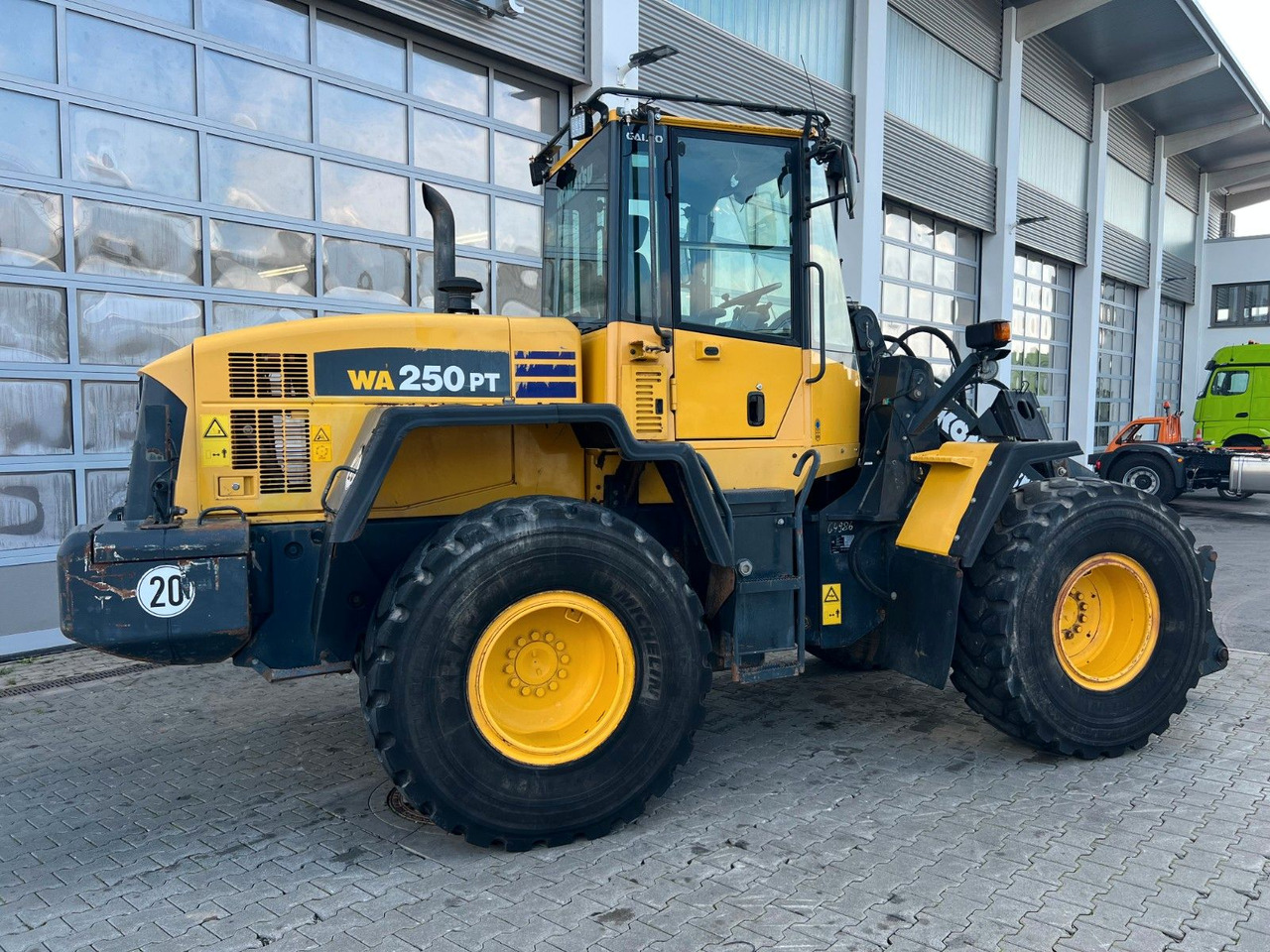 Komatsu WA 250 PT - 5H / 12.390h / - Натоварувач на тркала: слика 4 Komatsu WA 250 PT - 5H / 12.390h / - Натоварувач на тркала: слика 4