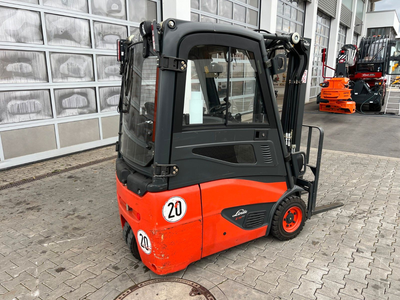 Linde E14 - 01 / Triplex: 4.10m! / SS / nur 2.612h! - Електричен вилушкар: слика 3 Linde E14 - 01 / Triplex: 4.10m! / SS / nur 2.612h! - Електричен вилушкар: слика 3