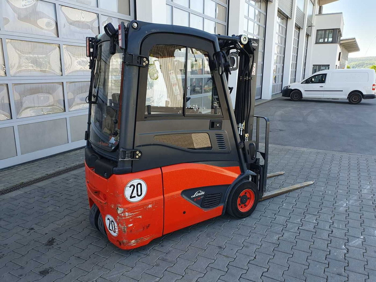 Linde E14 - 01 / Triplex: 4.10m! / SS / nur 2.899h! - Електричен вилушкар: слика 3 Linde E14 - 01 / Triplex: 4.10m! / SS / nur 2.899h! - Електричен вилушкар: слика 3