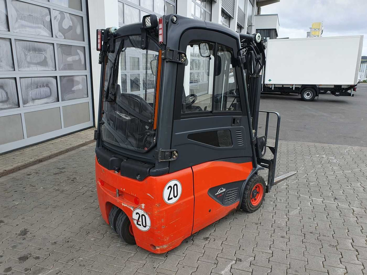 Linde E14 - 02 / Triplex: 4.00m! / SS / nur 2.119h! - Електричен вилушкар: слика 4 Linde E14 - 02 / Triplex: 4.00m! / SS / nur 2.119h! - Електричен вилушкар: слика 4