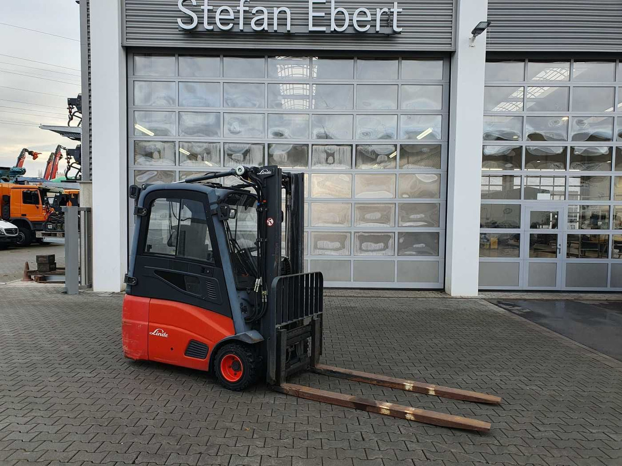 Linde E18 - 01 / Triplex: 4.50m! / SS / nur 5.672h! - Електричен вилушкар: слика 1 Linde E18 - 01 / Triplex: 4.50m! / SS / nur 5.672h! - Електричен вилушкар: слика 1