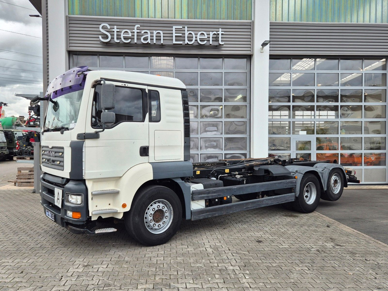 MAN TGA 26.440 6x2-2 BL Meiller RK 20.70 Bett - Камион со кука за подигање: слика 4 MAN TGA 26.440 6x2-2 BL Meiller RK 20.70 Bett - Камион со кука за подигање: слика 4