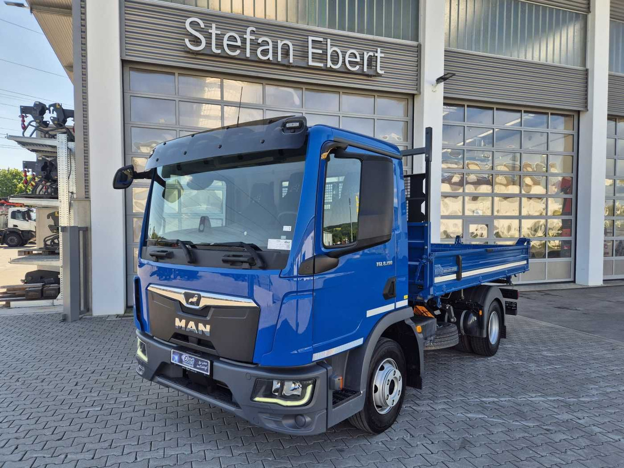 MAN TGL 8.190 4x2 BB Meiller 2x AHK Hydr. 3 Sitze - Комби кипер: слика 2 MAN TGL 8.190 4x2 BB Meiller 2x AHK Hydr. 3 Sitze - Комби кипер: слика 2
