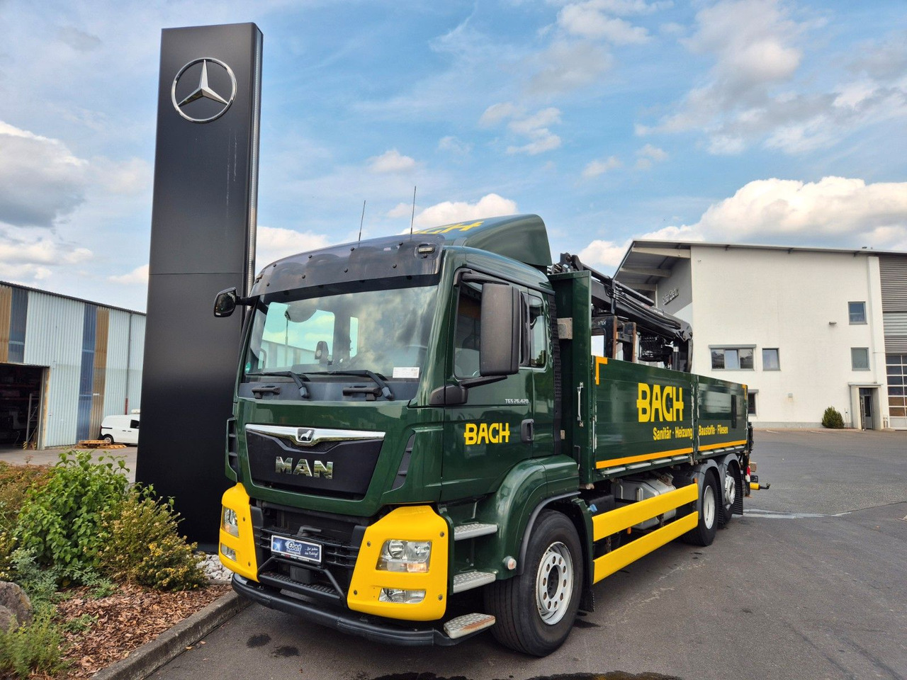 MAN TGS 26.420 6x2-4 LL Hiab 177K PRO 2 Stück - Камион со платформа, Камион со кран: слика 2 MAN TGS 26.420 6x2-4 LL Hiab 177K PRO 2 Stück - Камион со платформа, Камион со кран: слика 2