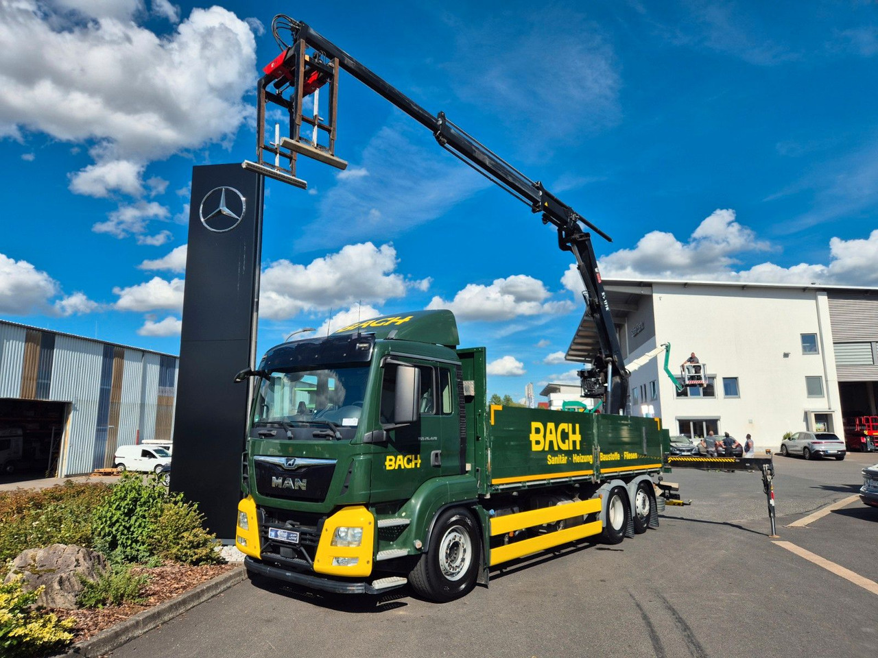 MAN TGS 26.420 6x2-4 LL Hiab 177K PRO 2 Stück - Камион со кран: слика 1 MAN TGS 26.420 6x2-4 LL Hiab 177K PRO 2 Stück - Камион со кран: слика 1