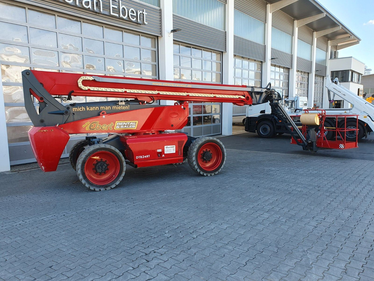 Magni DTB 24 RT 4x4 / 24,8m / 454kg / nur 1.250h - Камион со подигачка кошница: слика 3 Magni DTB 24 RT 4x4 / 24,8m / 454kg / nur 1.250h - Камион со подигачка кошница: слика 3
