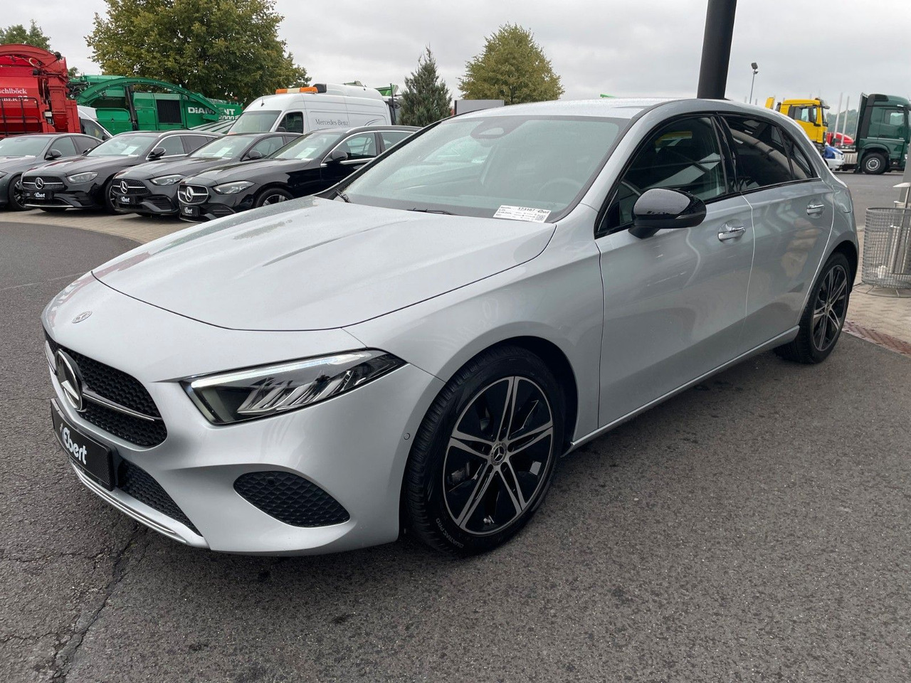 Mercedes-Benz A 200 Progressive Ambiente+R-Kamera+ - Седан: слика 2 Mercedes-Benz A 200 Progressive Ambiente+R-Kamera+ - Седан: слика 2