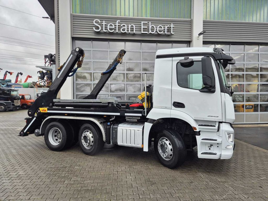 Mercedes-Benz Arocs 2543 L 6x2/4 Hiab TS 2018 TAZ Funk - Камион за подигање контејнери: слика 4 Mercedes-Benz Arocs 2543 L 6x2/4 Hiab TS 2018 TAZ Funk - Камион за подигање контејнери: слика 4