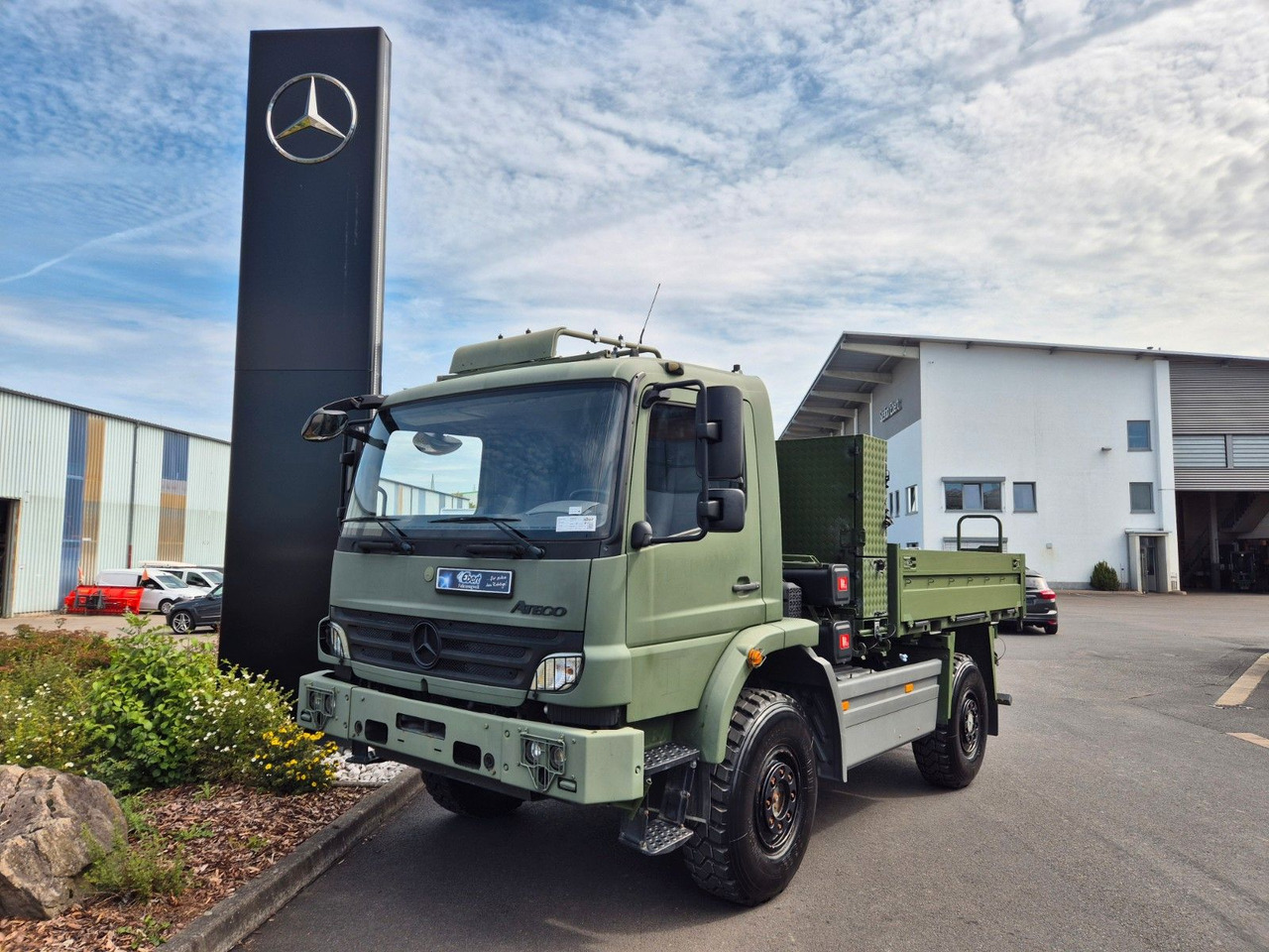 Mercedes-Benz Atego 1018 A 4x4 Pritsche Singlebereift 7 Stück - Камион со платформа: слика 1 Mercedes-Benz Atego 1018 A 4x4 Pritsche Singlebereift 7 Stück - Камион со платформа: слика 1