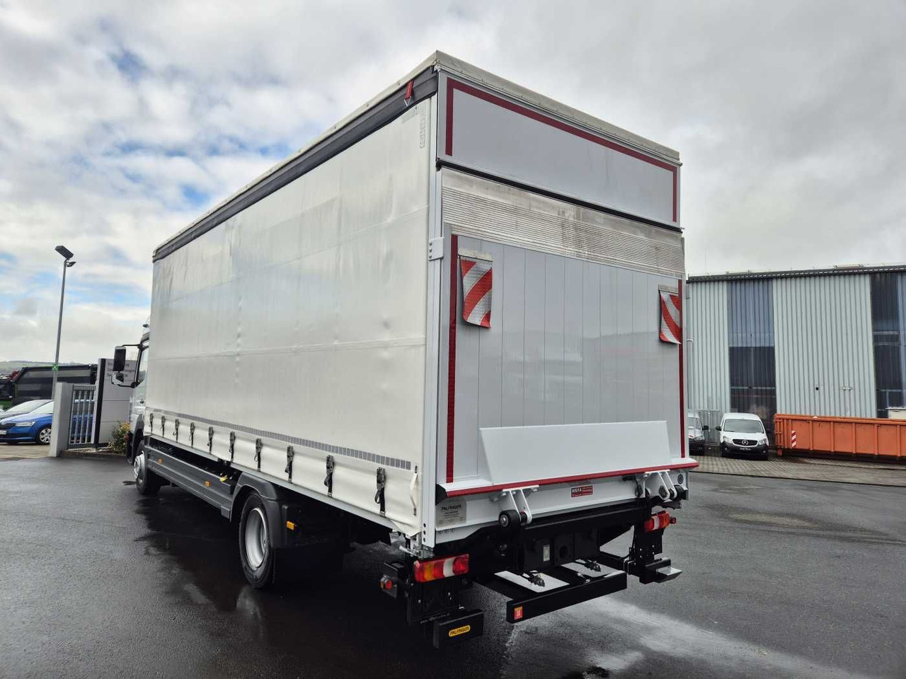 Mercedes-Benz Atego 1527 L L-Haus LBW Palfinger 1.500kg 2 Bett - Камион со церада: слика 5 Mercedes-Benz Atego 1527 L L-Haus LBW Palfinger 1.500kg 2 Bett - Камион со церада: слика 5