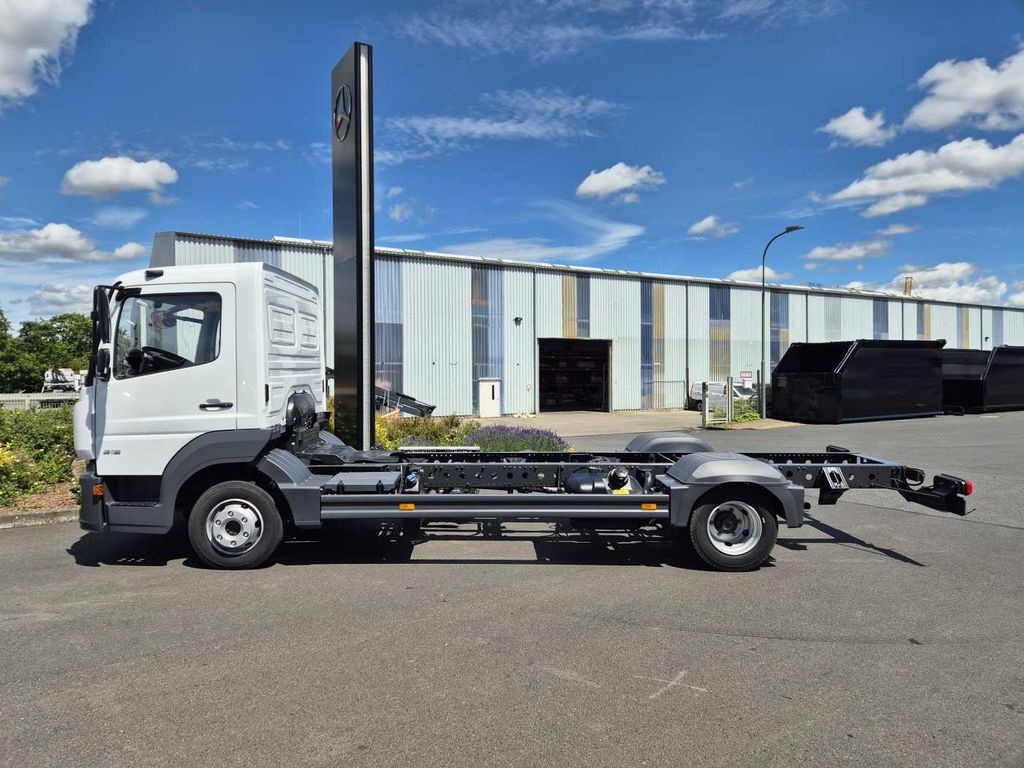 Mercedes-Benz Atego 818 L Fahrgestell, 6 Stück vorhanden Mercedes-Benz Atego 818 L Fahrgestell, 2 Stück vorhanden - Камион со кабинска шасија: слика 3 Mercedes-Benz Atego 818 L Fahrgestell, 6 Stück vorhanden Mercedes-Benz Atego 818 L Fahrgestell, 2 Stück vorhanden - Камион со кабинска шасија: слика 3