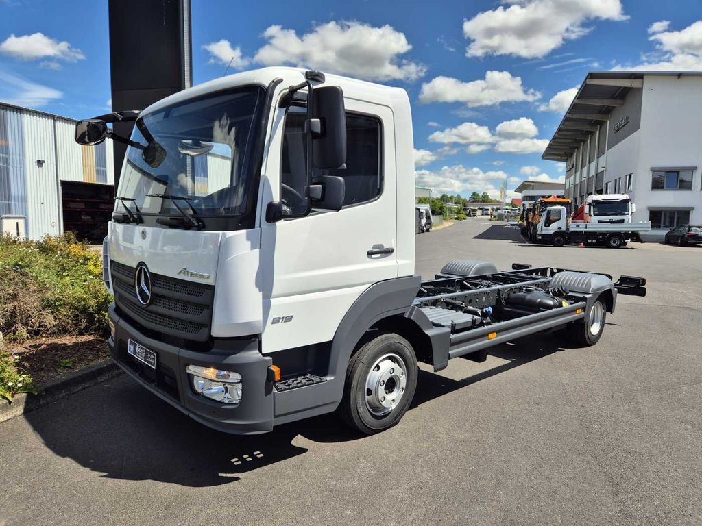 Mercedes-Benz Atego 818 L Fahrgestell, 6 Stück vorhanden Mercedes-Benz Atego 818 L Fahrgestell, 2 Stück vorhanden - Камион со кабинска шасија: слика 2 Mercedes-Benz Atego 818 L Fahrgestell, 6 Stück vorhanden Mercedes-Benz Atego 818 L Fahrgestell, 2 Stück vorhanden - Камион со кабинска шасија: слика 2