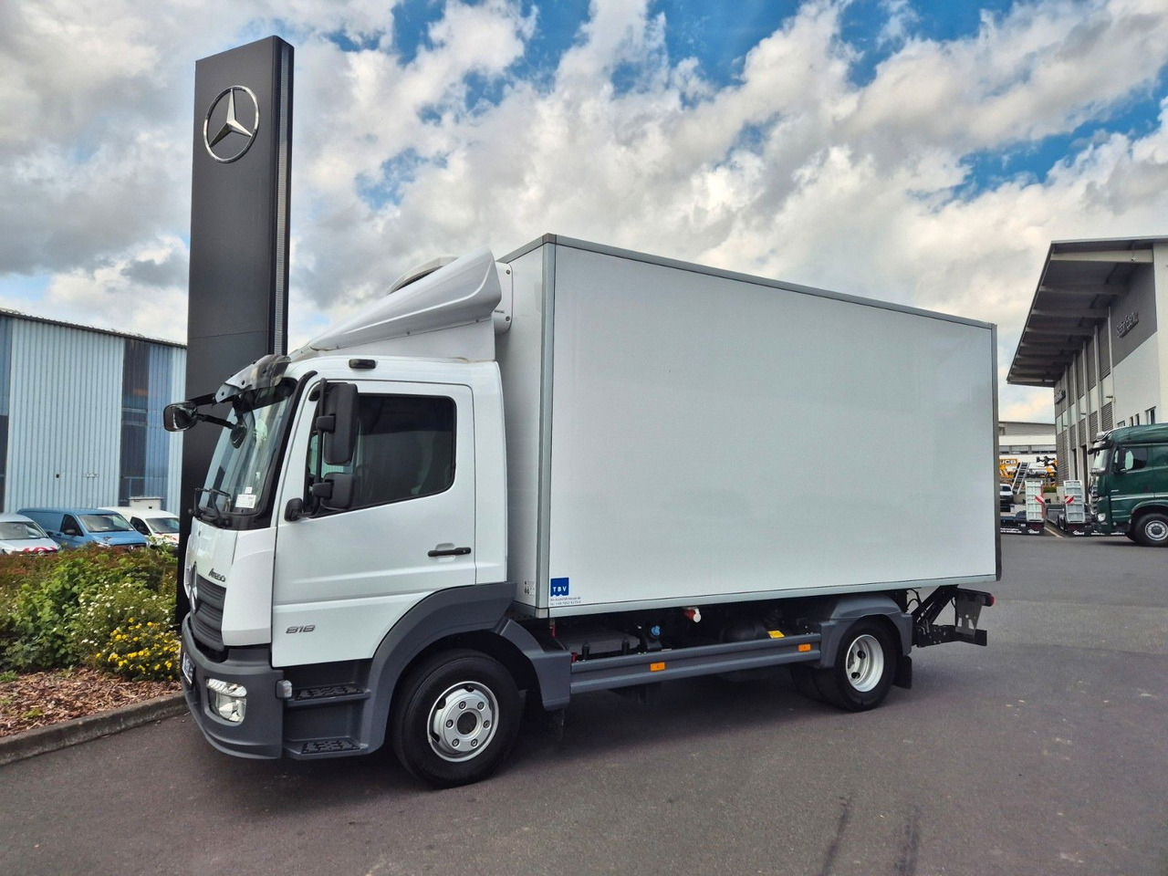 Mercedes-Benz Atego 818 L Kühlkoffer + LBW Carrier Xarios 6 - Комбе ладилник: слика 3 Mercedes-Benz Atego 818 L Kühlkoffer + LBW Carrier Xarios 6 - Комбе ладилник: слика 3