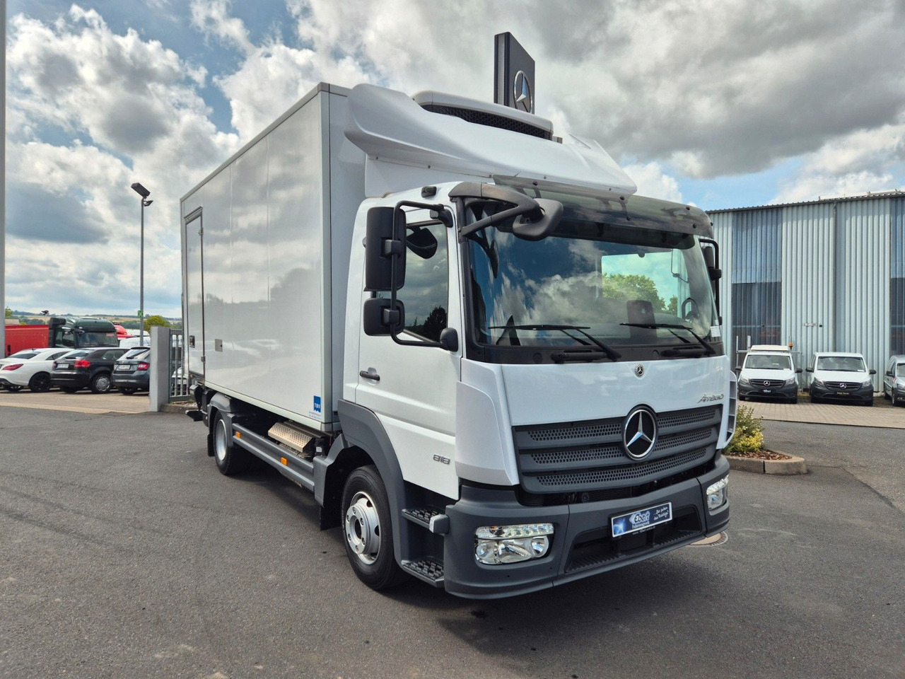 Mercedes-Benz Atego 818 L Kühlkoffer + LBW Carrier Xarios 6 - Комбе ладилник: слика 2 Mercedes-Benz Atego 818 L Kühlkoffer + LBW Carrier Xarios 6 - Комбе ладилник: слика 2