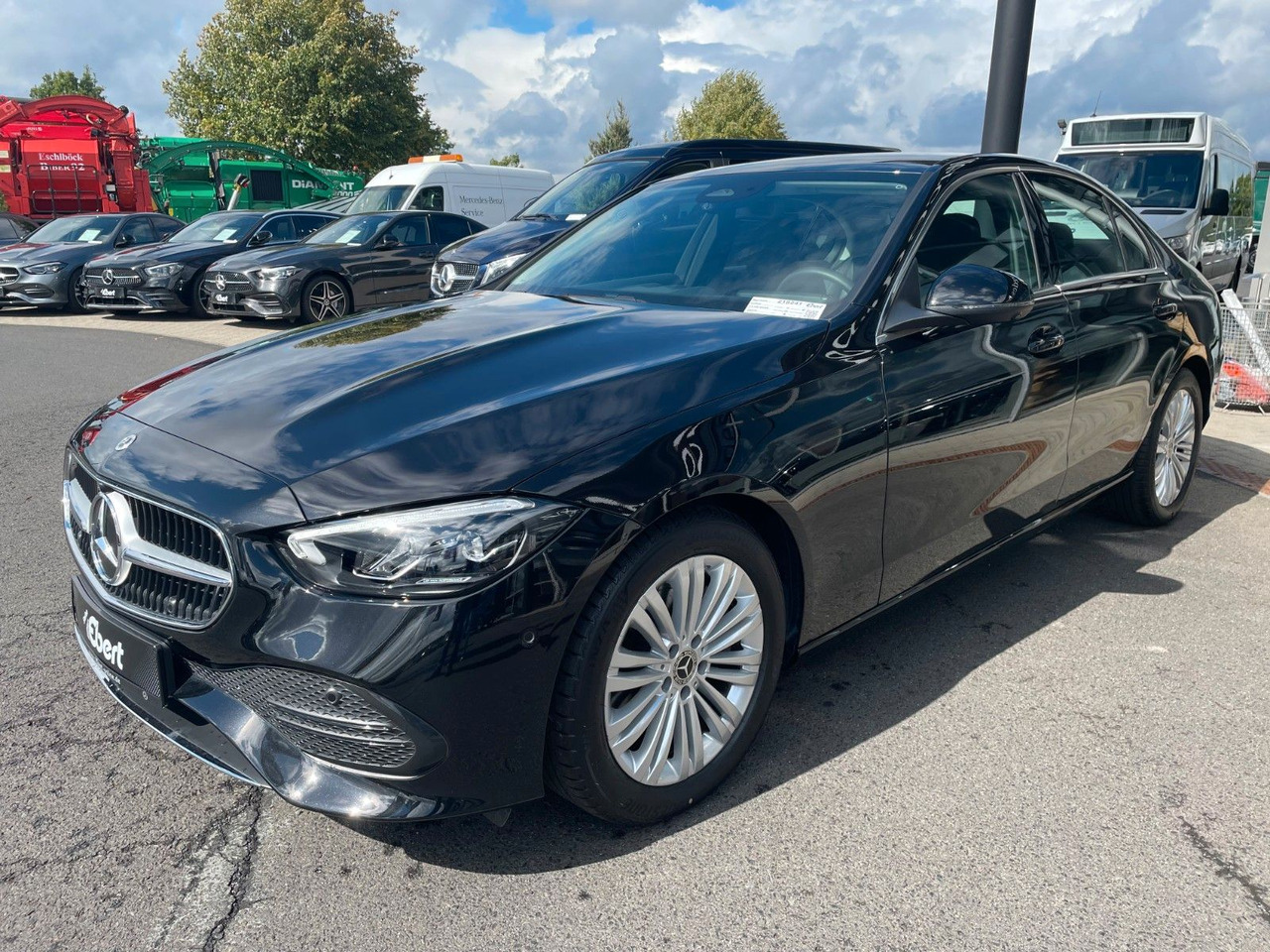 Mercedes-Benz C 200 d AVANTGARDE 360°+TOTW+Carplay+Ambiente - Седан: слика 2 Mercedes-Benz C 200 d AVANTGARDE 360°+TOTW+Carplay+Ambiente - Седан: слика 2