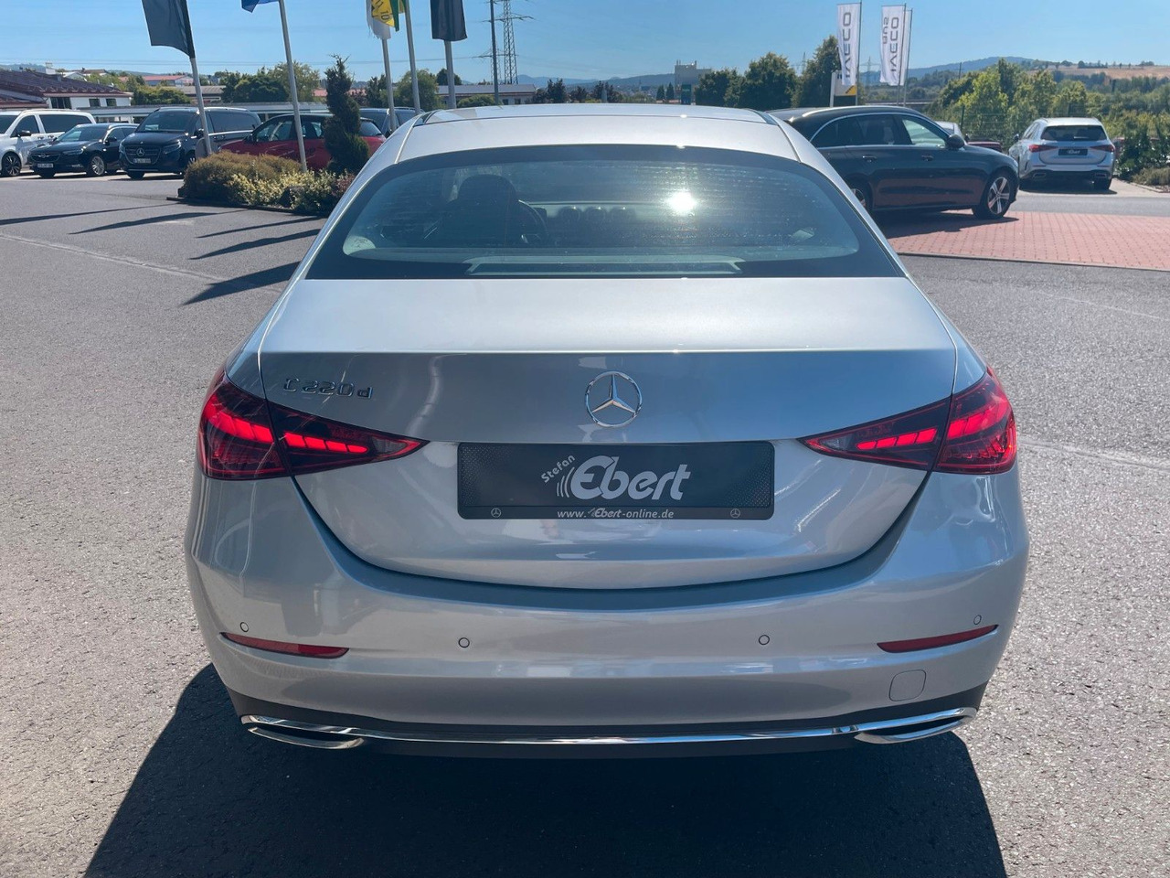 Mercedes-Benz C 220 d AVANTGARDE R-Kamera+Carplay+TotW+Ambient - Седан: слика 4 Mercedes-Benz C 220 d AVANTGARDE R-Kamera+Carplay+TotW+Ambient - Седан: слика 4