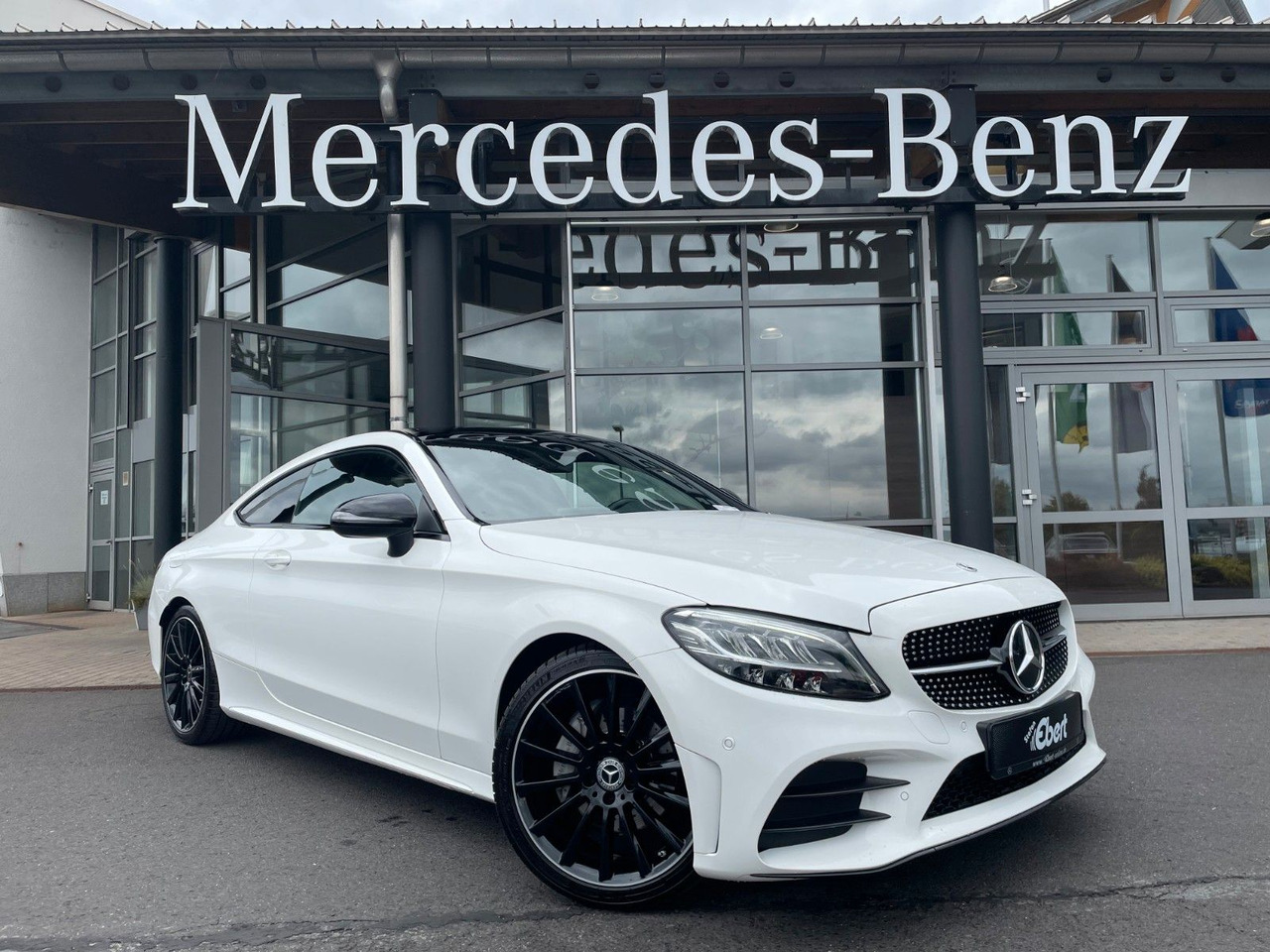 Mercedes-Benz C 220 d Coupe AMG+Pano+R-Kamera+Night+Carplay - Автомобил: слика 1 Mercedes-Benz C 220 d Coupe AMG+Pano+R-Kamera+Night+Carplay - Автомобил: слика 1