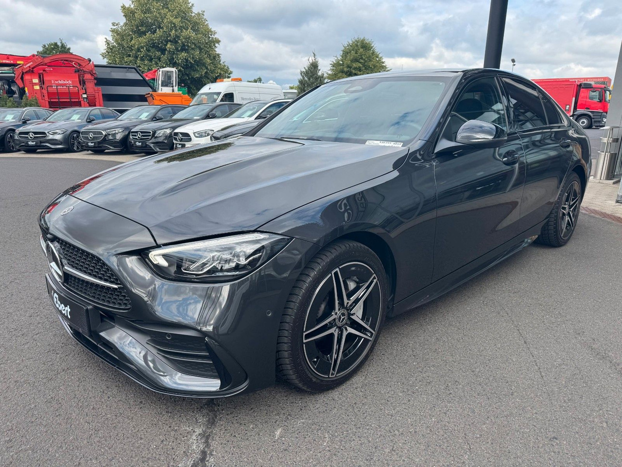Mercedes-Benz C 400e 4M AMG+HUD+RFK+TotW+Ambiente+Night - Седан: слика 3 Mercedes-Benz C 400e 4M AMG+HUD+RFK+TotW+Ambiente+Night - Седан: слика 3
