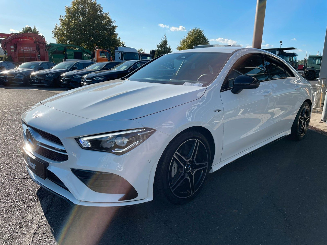 Mercedes-Benz CLA 35 AMG Aero+TotW+R-Kamera+Ambiente - Купе: слика 2 Mercedes-Benz CLA 35 AMG Aero+TotW+R-Kamera+Ambiente - Купе: слика 2