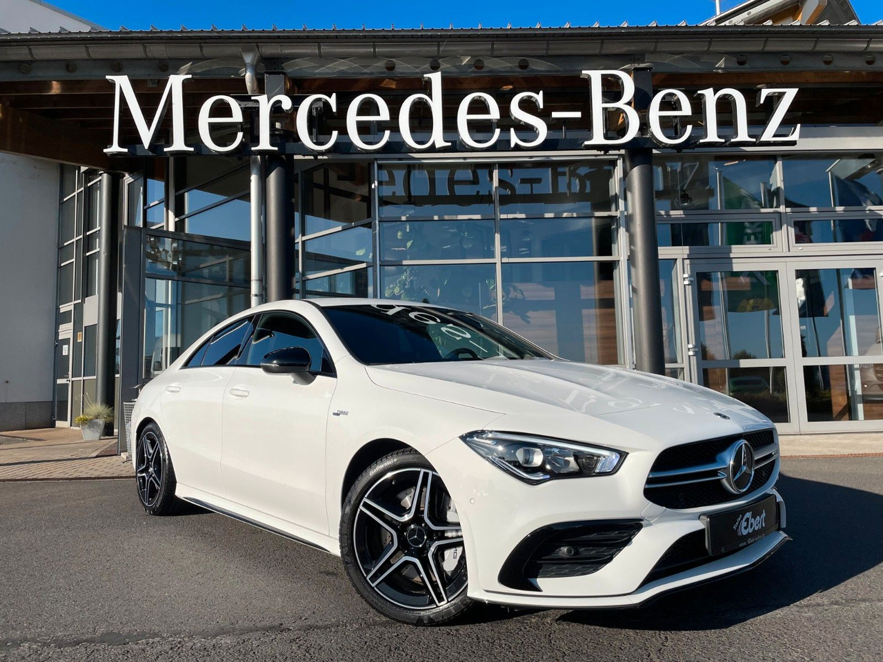 Mercedes-Benz CLA 35 AMG Aero+TotW+R-Kamera+Ambiente - Купе: слика 1 Mercedes-Benz CLA 35 AMG Aero+TotW+R-Kamera+Ambiente - Купе: слика 1
