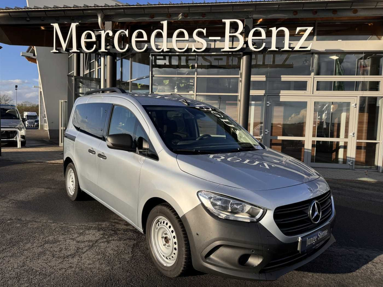 Mercedes-Benz Citan 110 CDI Tourer Klima AHK Kamera MBUX Tempo - Патничко комбе: слика 1 Mercedes-Benz Citan 110 CDI Tourer Klima AHK Kamera MBUX Tempo - Патничко комбе: слика 1