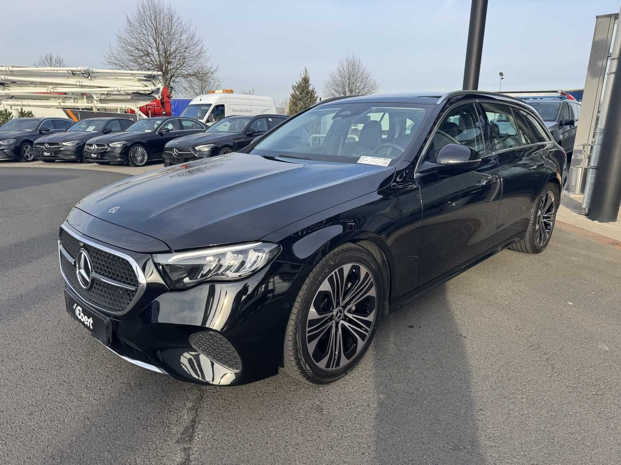Mercedes-Benz E 200 T AVANTGARDE+DistrPlus+Pano+ AHK+Ambiente - Автомобил: слика 2 Mercedes-Benz E 200 T AVANTGARDE+DistrPlus+Pano+ AHK+Ambiente - Автомобил: слика 2