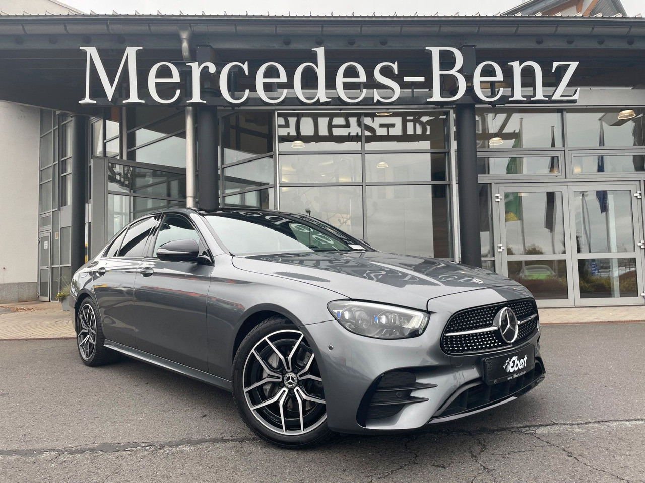 Mercedes-Benz E 220 d AMG+MBeam+Pano+Distr+R-Kamera - Седан: слика 1 Mercedes-Benz E 220 d AMG+MBeam+Pano+Distr+R-Kamera - Седан: слика 1