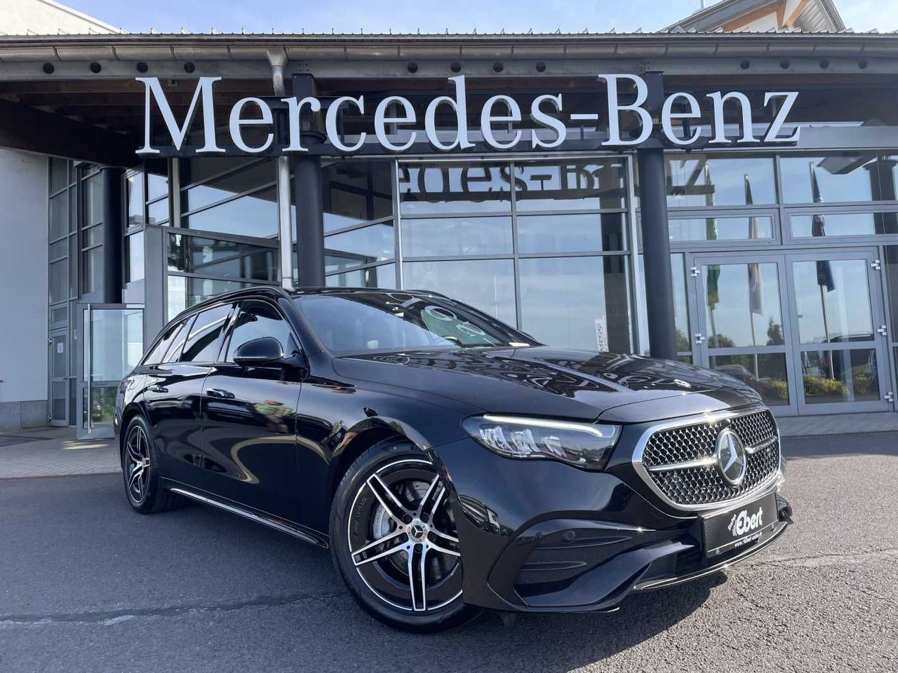 Mercedes-Benz E 220 d T AMG-Line AHK+Distr+R-Kamera +Ambiente+ - Караван: слика 1 Mercedes-Benz E 220 d T AMG-Line AHK+Distr+R-Kamera +Ambiente+ - Караван: слика 1