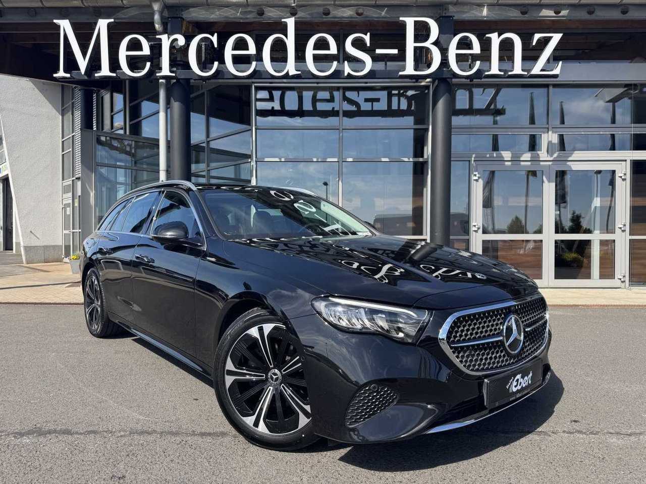 Mercedes-Benz E 220d Avantgarde+Pano+AHK+Distr+19Zoll+MBUX - Караван: слика 1 Mercedes-Benz E 220d Avantgarde+Pano+AHK+Distr+19Zoll+MBUX - Караван: слика 1