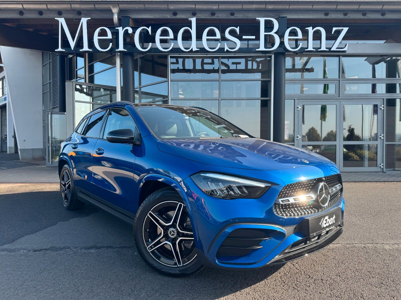 Mercedes-Benz GLA 200 AMG+PANO+DistrPlus+RFK+Night - SUV: слика 1 Mercedes-Benz GLA 200 AMG+PANO+DistrPlus+RFK+Night - SUV: слика 1