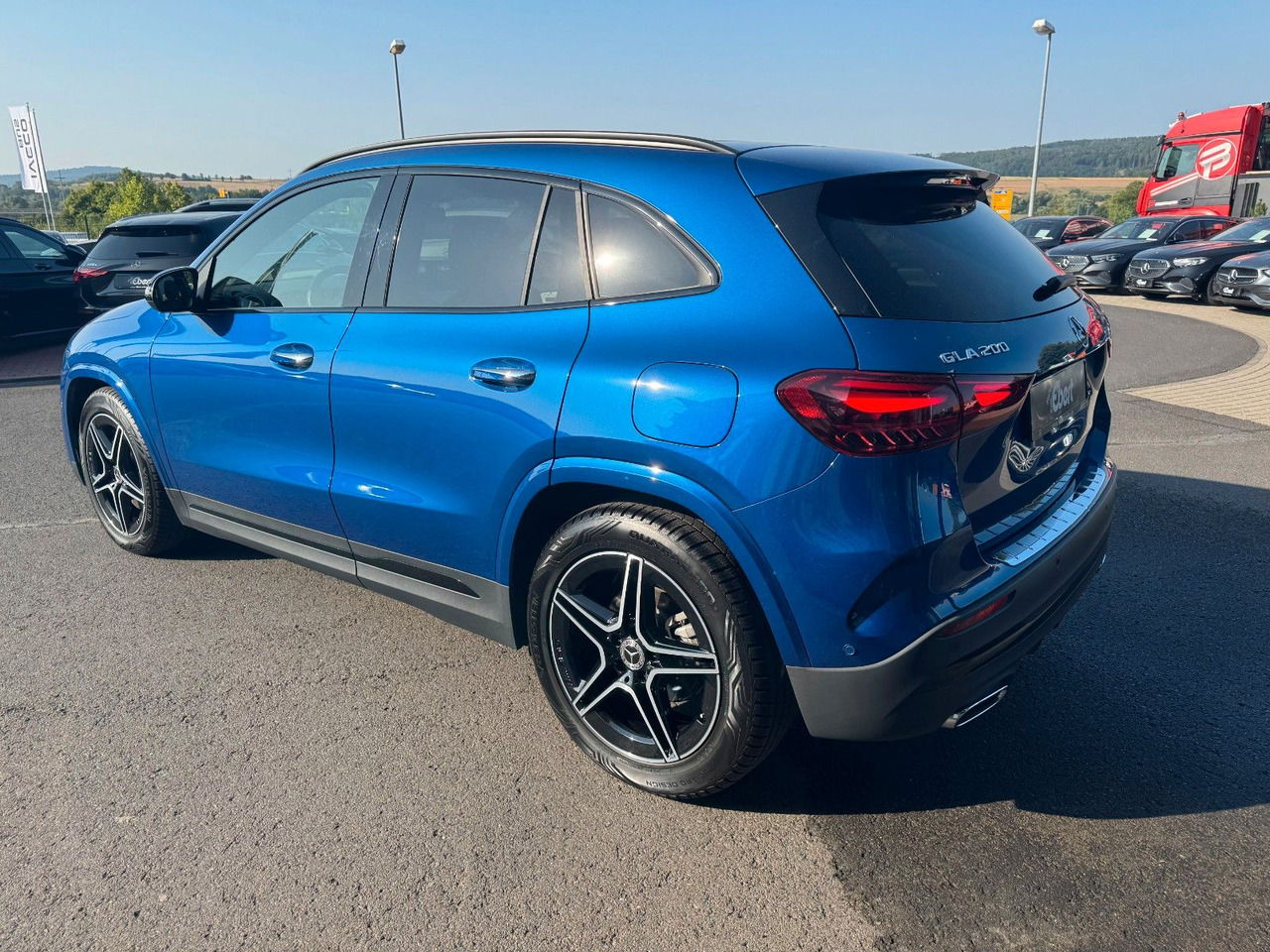 Mercedes-Benz GLA 200 AMG+PANO+DistrPlus+RFK+Night - SUV: слика 3 Mercedes-Benz GLA 200 AMG+PANO+DistrPlus+RFK+Night - SUV: слика 3