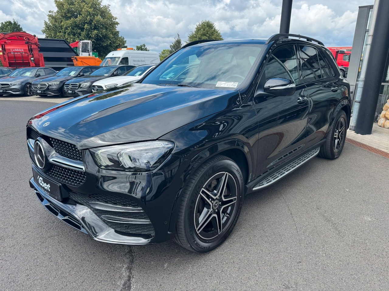 Mercedes-Benz GLE 350de 4M AMG+Pano+AHK+Burm+Distr++HUD+360+ - SUV: слика 2 Mercedes-Benz GLE 350de 4M AMG+Pano+AHK+Burm+Distr++HUD+360+ - SUV: слика 2