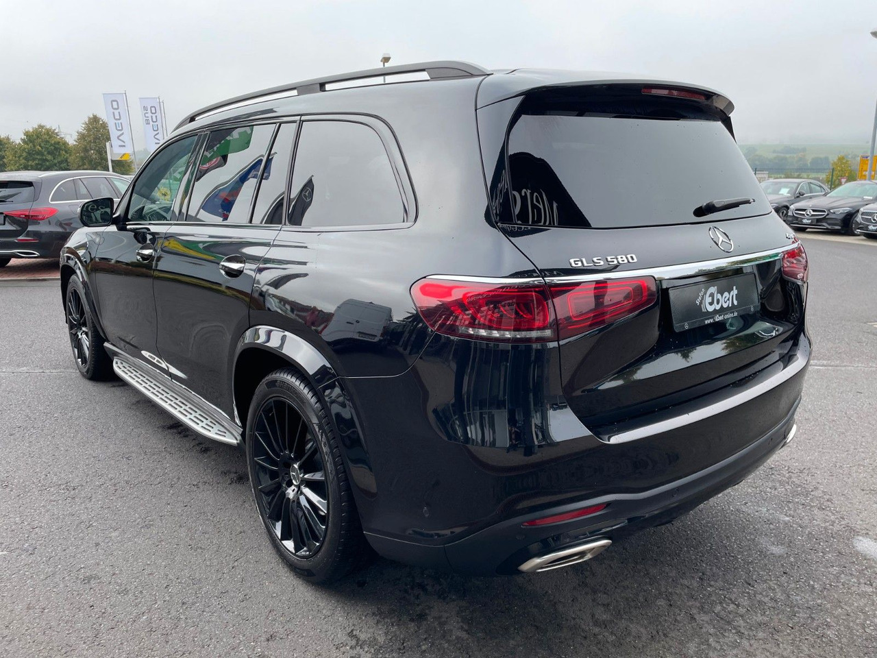 Mercedes-Benz GLS 580 4M AMG Pano+AHK+Burm+7Sitz+HUD+Fond+VOLL - SUV: слика 3 Mercedes-Benz GLS 580 4M AMG Pano+AHK+Burm+7Sitz+HUD+Fond+VOLL - SUV: слика 3
