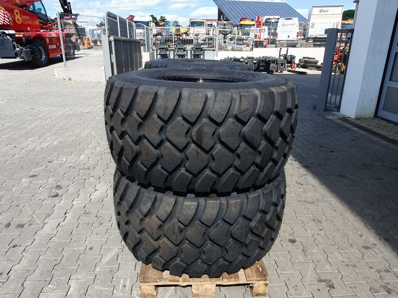 Комплетно тркало за Земјоделска машина Mercedes-Benz Radlader Reifen mit Felge / NEU / lagernd: слика 8 Комплетно тркало за Земјоделска машина Mercedes-Benz Radlader Reifen mit Felge / NEU / lagernd: слика 8