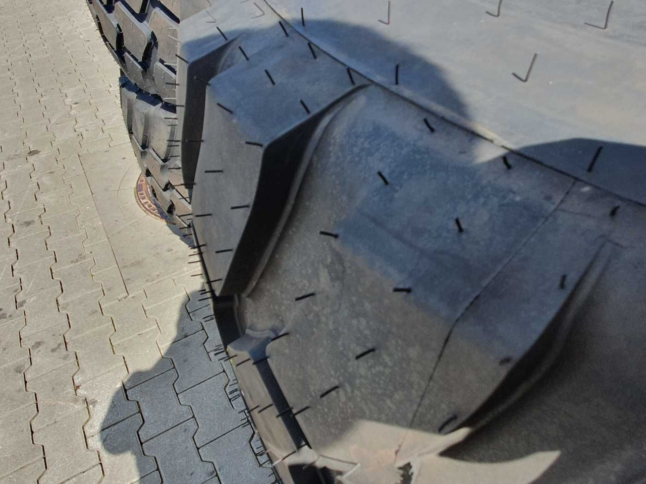 Комплетно тркало за Земјоделска машина Mercedes-Benz Radlader Reifen mit Felge / NEU / lagernd: слика 11 Комплетно тркало за Земјоделска машина Mercedes-Benz Radlader Reifen mit Felge / NEU / lagernd: слика 11