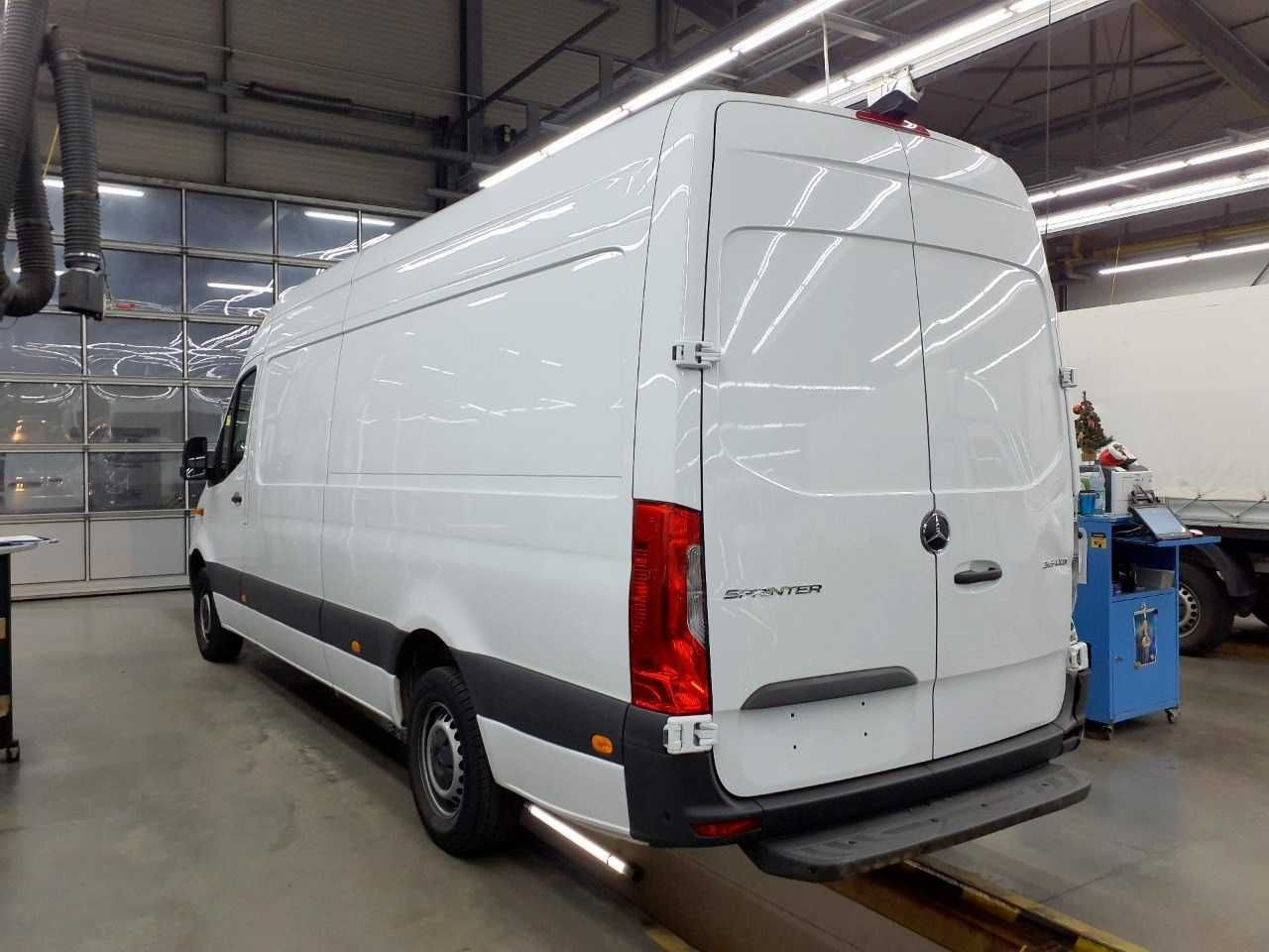 Mercedes-Benz Sprinter 315 CDI 4325 Klima 360 Schwing MBUX SHZ - Товарно комбе: слика 2 Mercedes-Benz Sprinter 315 CDI 4325 Klima 360 Schwing MBUX SHZ - Товарно комбе: слика 2