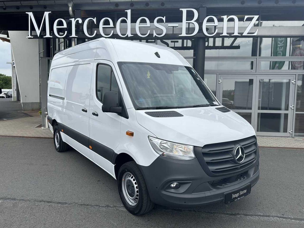Mercedes-Benz Sprinter 317 CDI 3665 9G Klima 360 MBUX SHZ - Товарно комбе: слика 1 Mercedes-Benz Sprinter 317 CDI 3665 9G Klima 360 MBUX SHZ - Товарно комбе: слика 1