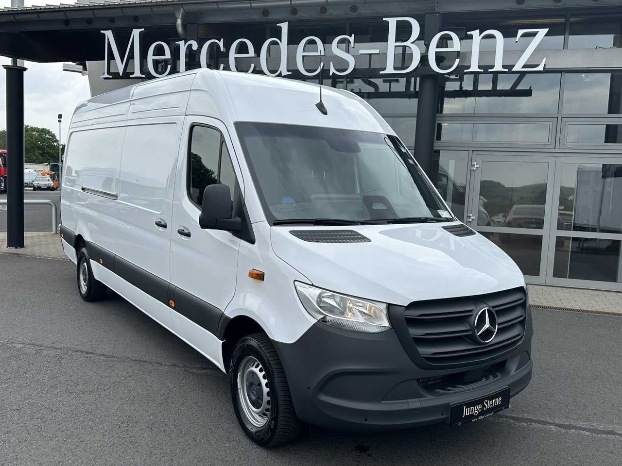 Mercedes-Benz Sprinter 317 CDI 4325 9G AHK Klima Kamera MBUX - Товарно комбе: слика 1 Mercedes-Benz Sprinter 317 CDI 4325 9G AHK Klima Kamera MBUX - Товарно комбе: слика 1