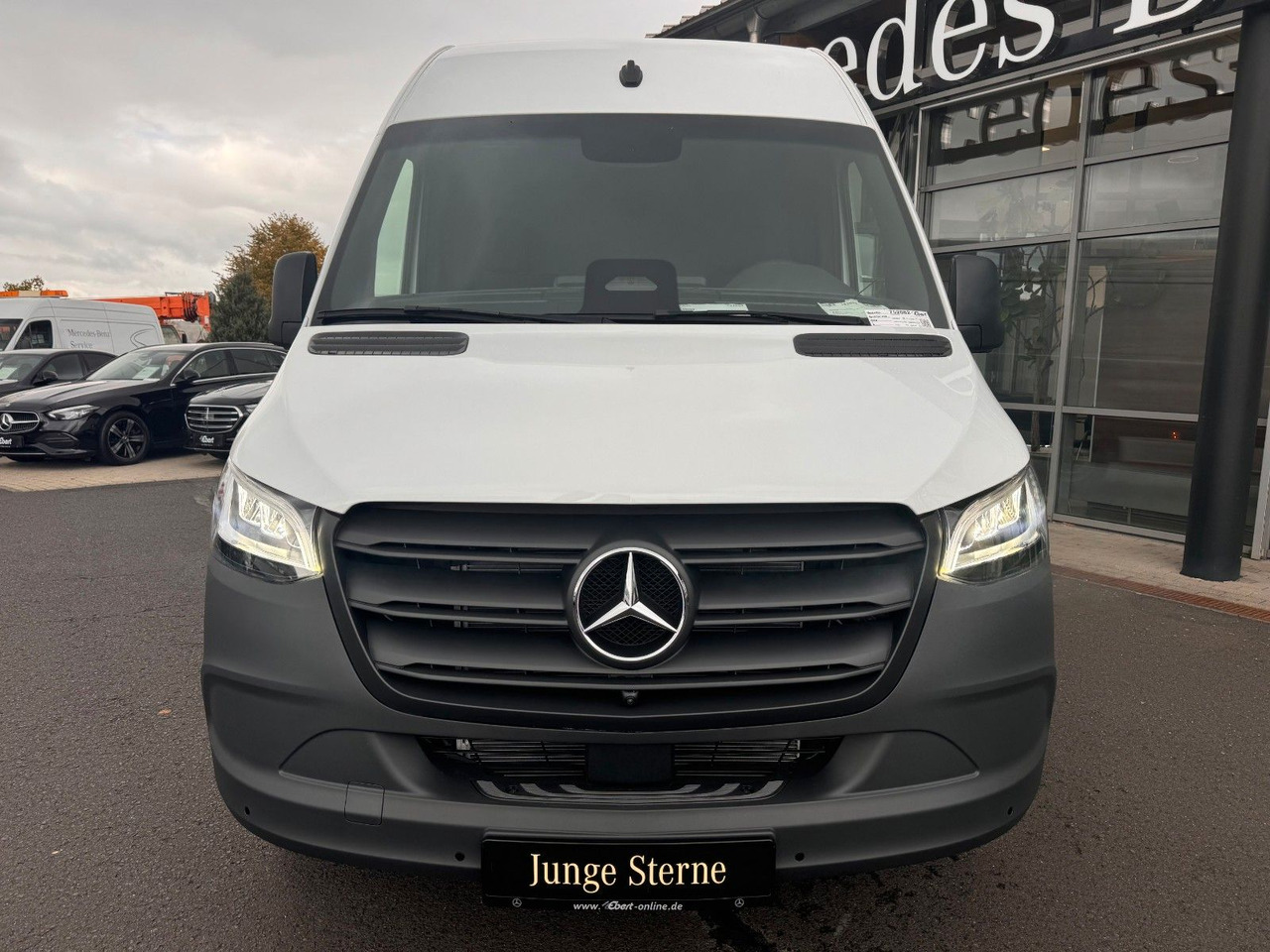 Mercedes-Benz Sprinter 319 CDI Extralang DISTRONIC Kamera LED - Товарно комбе: слика 2 Mercedes-Benz Sprinter 319 CDI Extralang DISTRONIC Kamera LED - Товарно комбе: слика 2